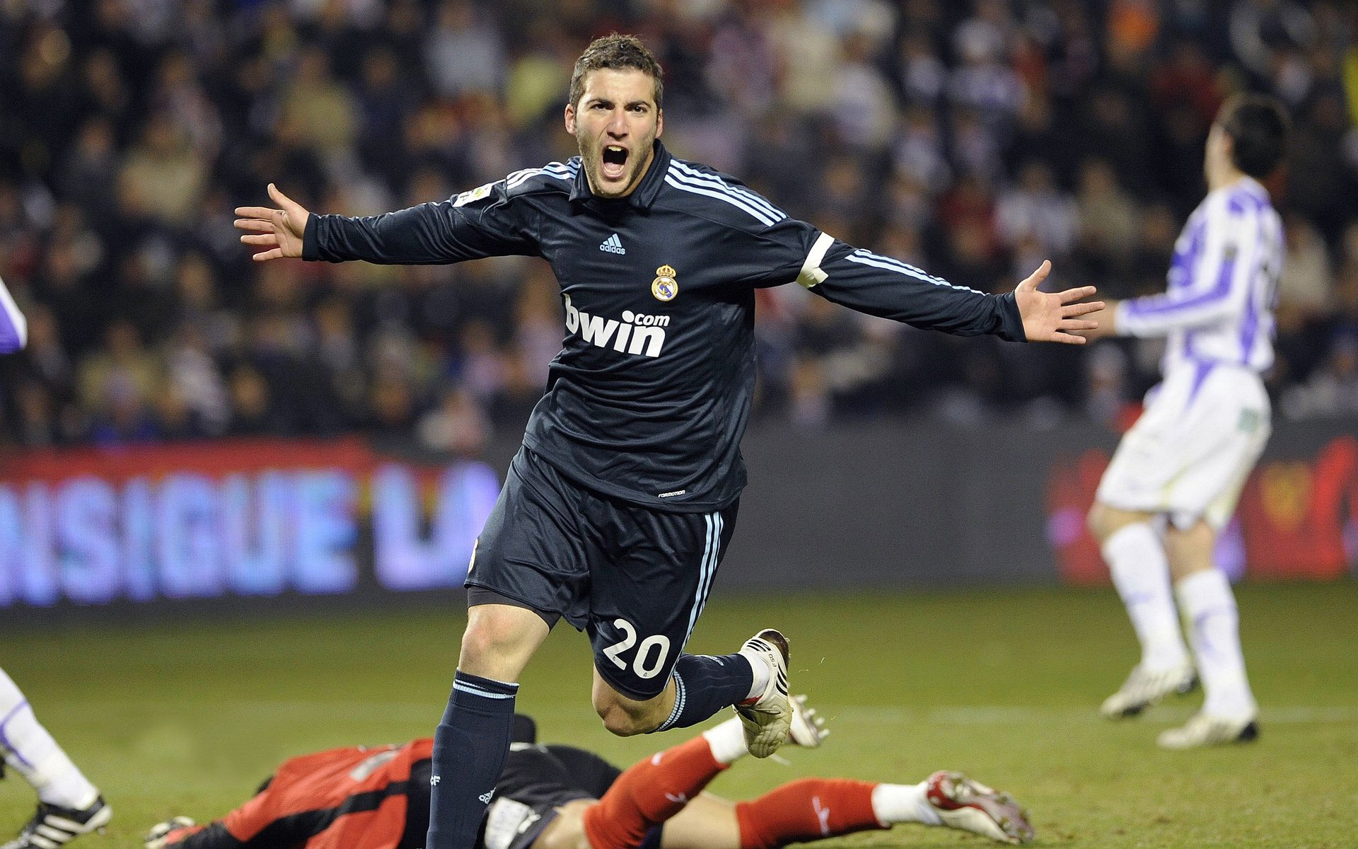 ✨创64年纪录!阿隆索带领皇马全欧神话,放弃巨星维尼修斯成为成功之举✨